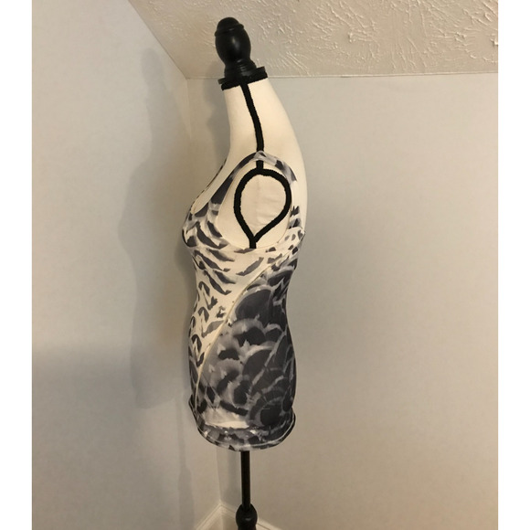 Lululemon Amala Tank Pretty Plume Angel Wing Black - Size 4 - Picture 3 of 10